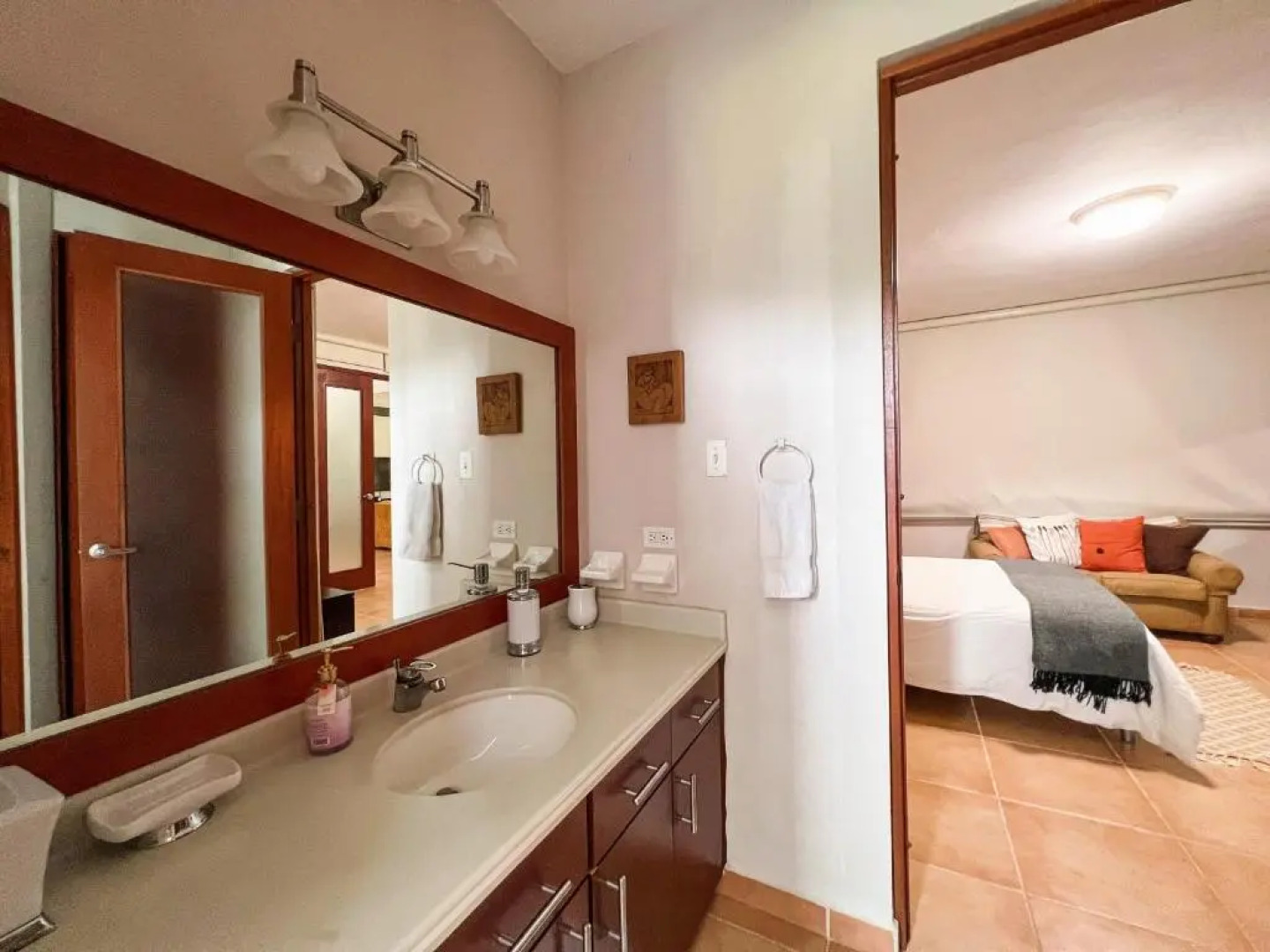 Villa Iris 2 story ocean view villa w/ pool access