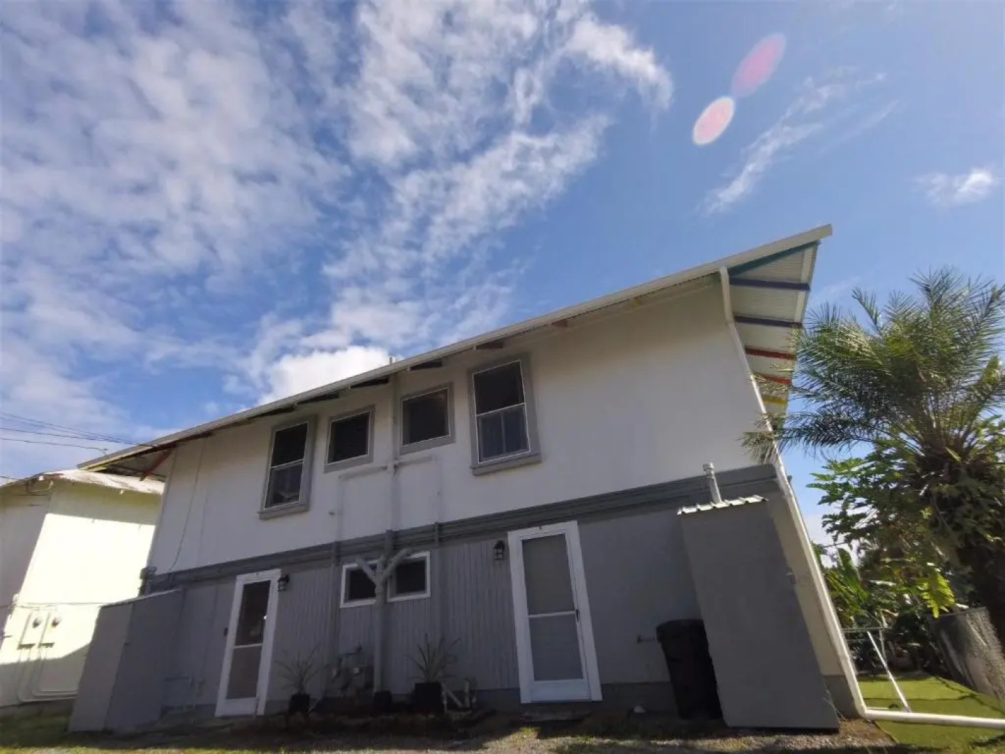 NEW - Pineapple Loft - Entire House Downtown Hilo with AC