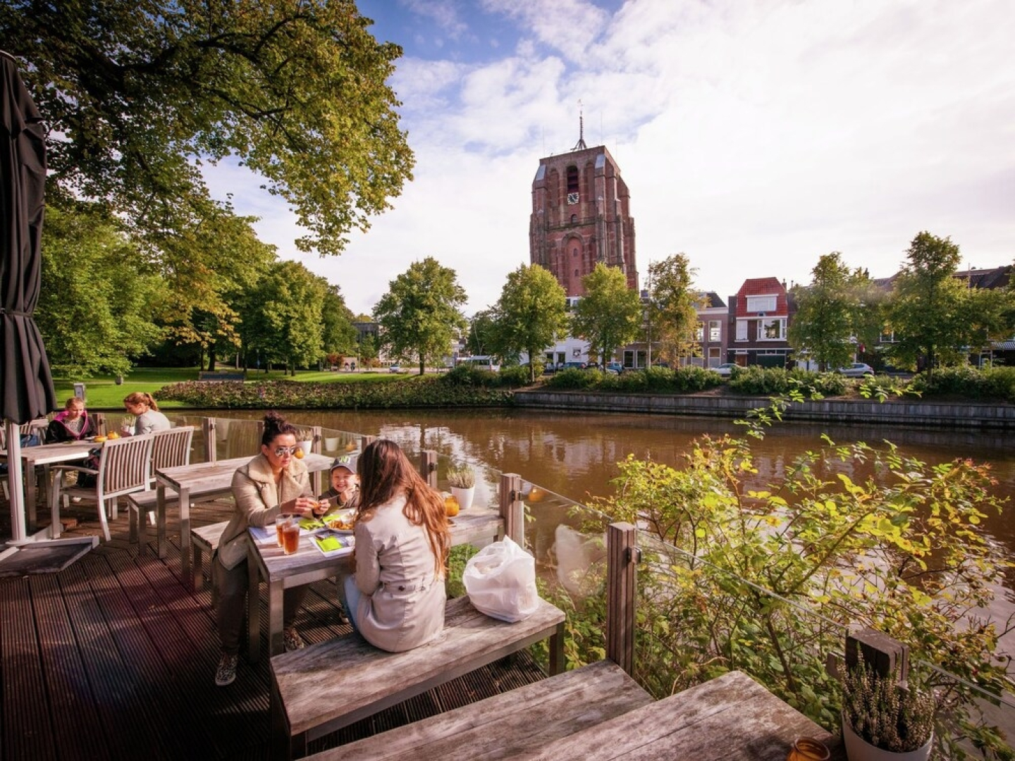 Modern Holiday Home With Garden