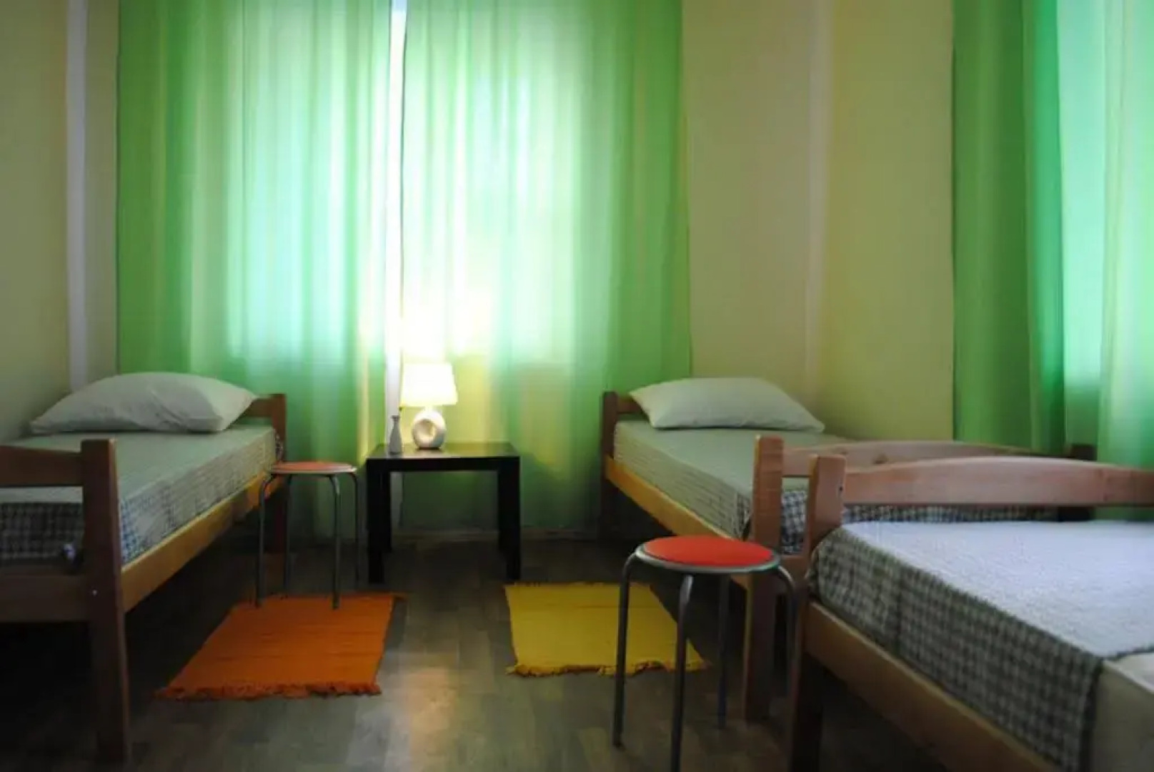 Домино Хостел