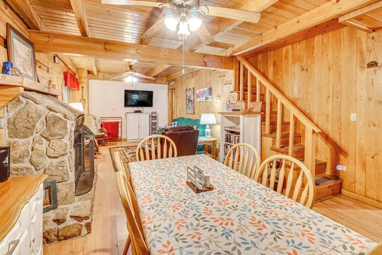 Cozy Tellico Plains Cabin w/ Large Mountain Creek!