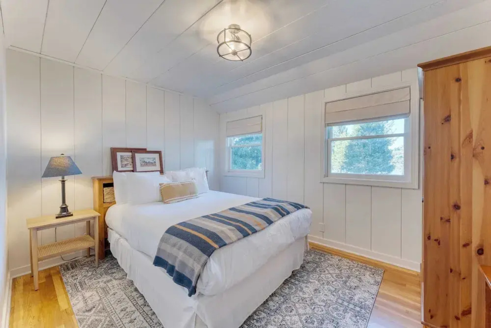 West Shore Lake House by Avantstay Ski Cabin w/ Backyard Sledding Hill!