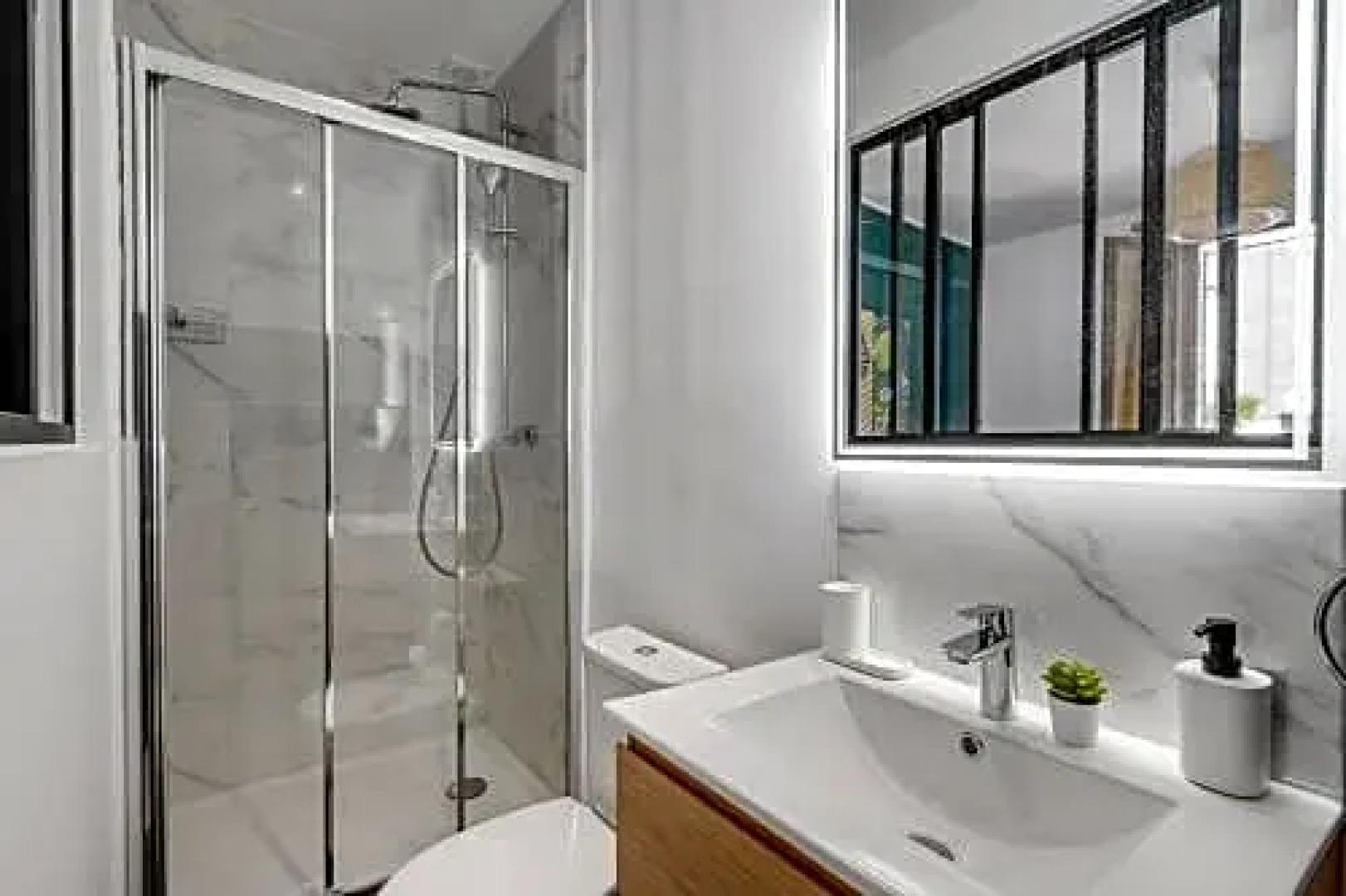 02 - Chambre confortable proche Paris et Transports avec TV WIFI