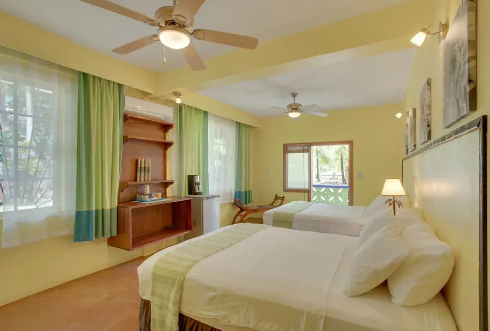 Coconut Row Boutique Hotel
