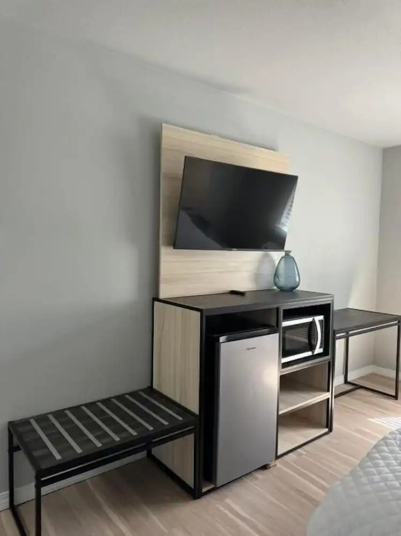 Road House Hotel & RV Park