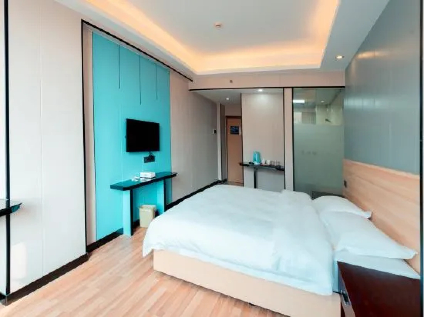 Junyi Chain Hotel (Yudu Longzheng Plaza)