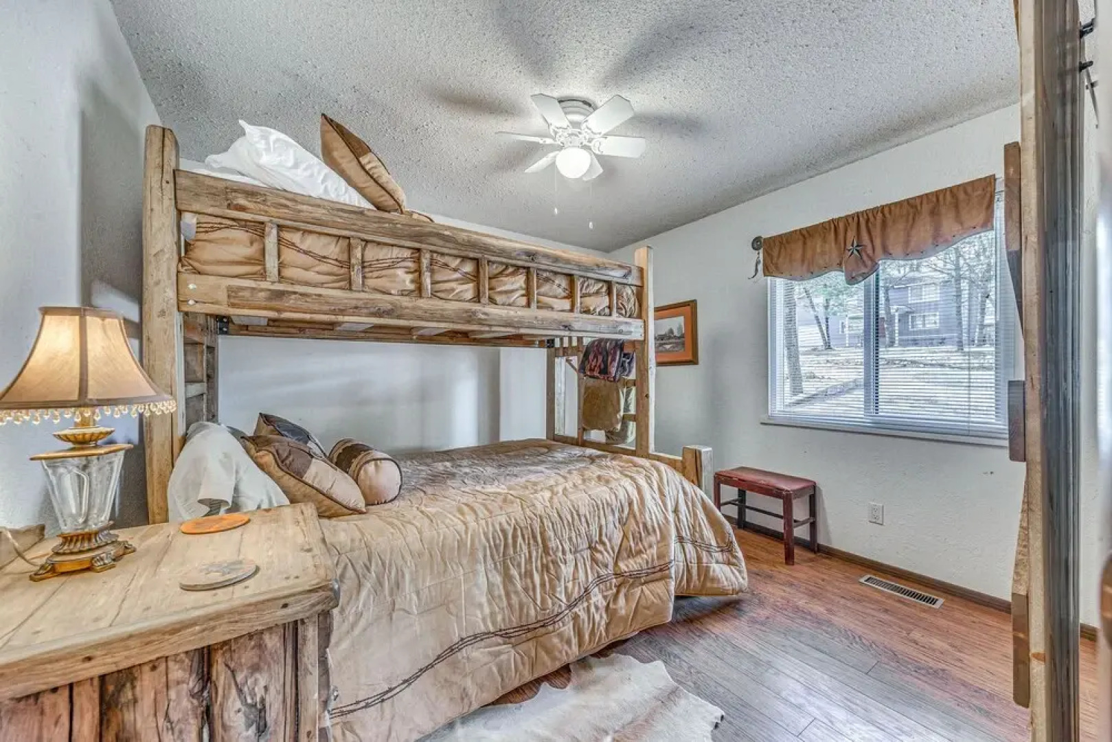 'Double D Cabin' W/ Deck, 4 Mi To Grindstone Lake!