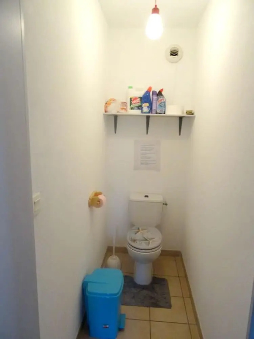 Apartment With 2 Bedrooms in Villeneuve-lès-avignon, With Pool Access,