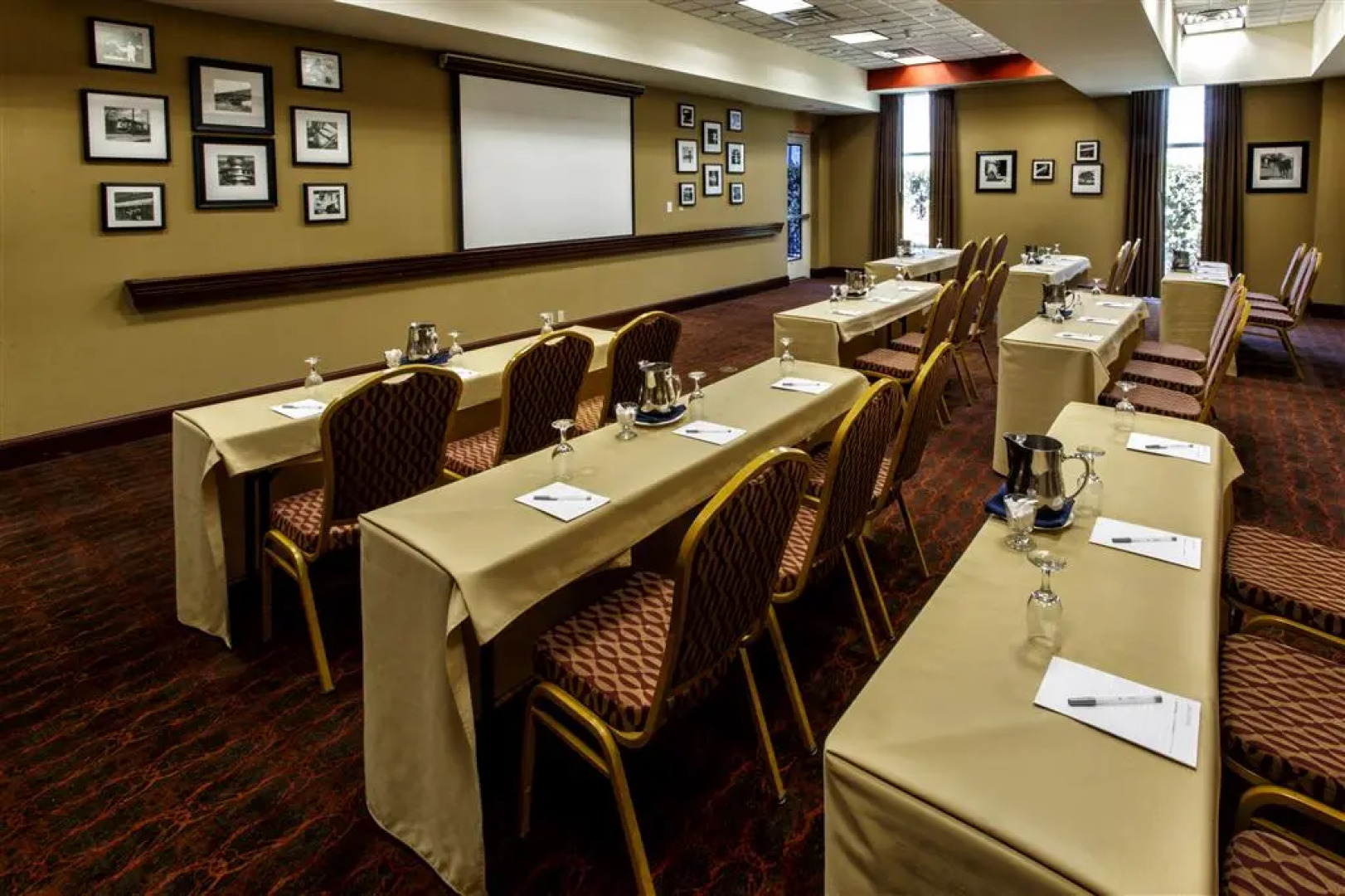 Hampton Inn & Suites Staten Island