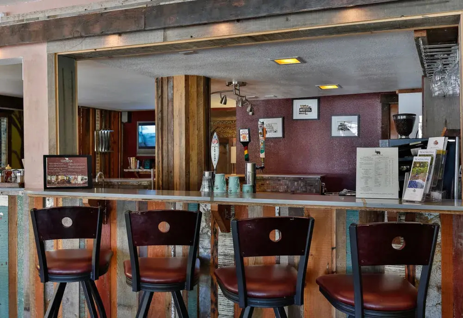 968 Park Hotel