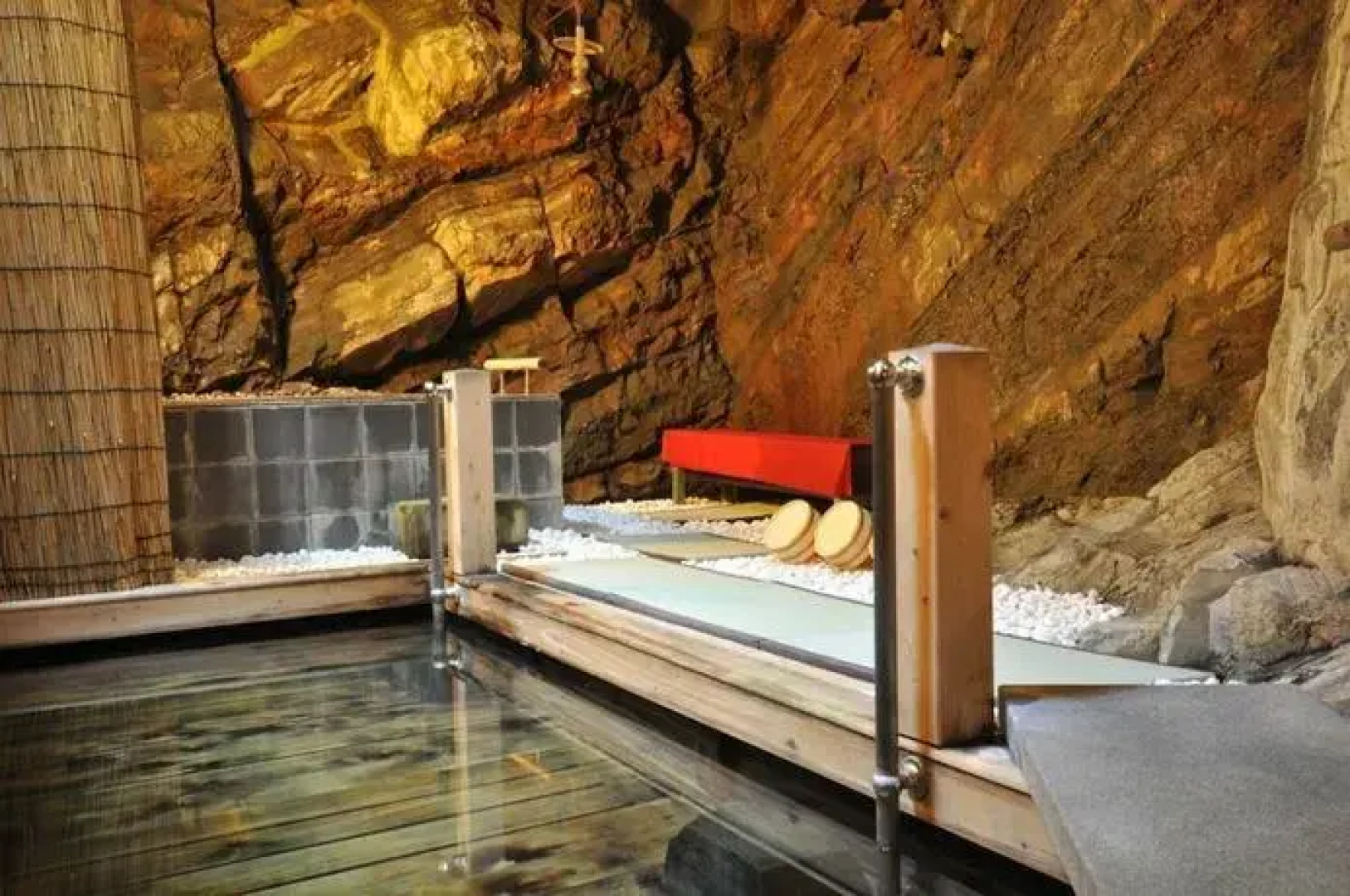 Kutsurogi no Yado Yukiya