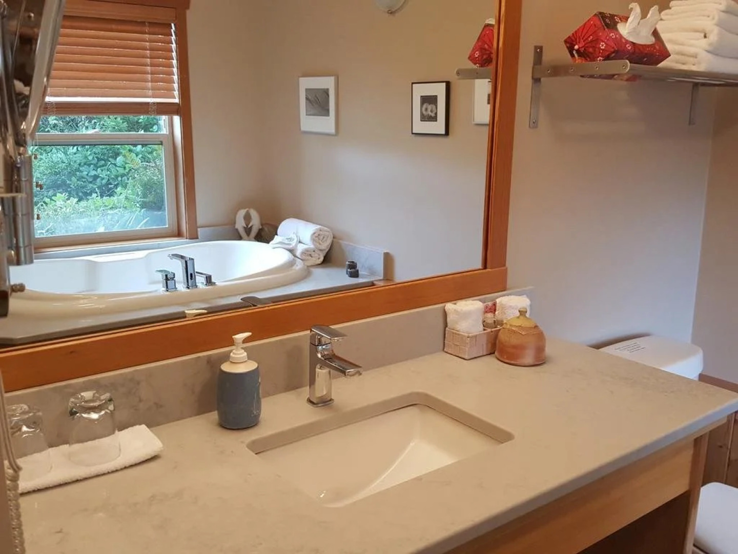 Reef Point Oceanfront B & B