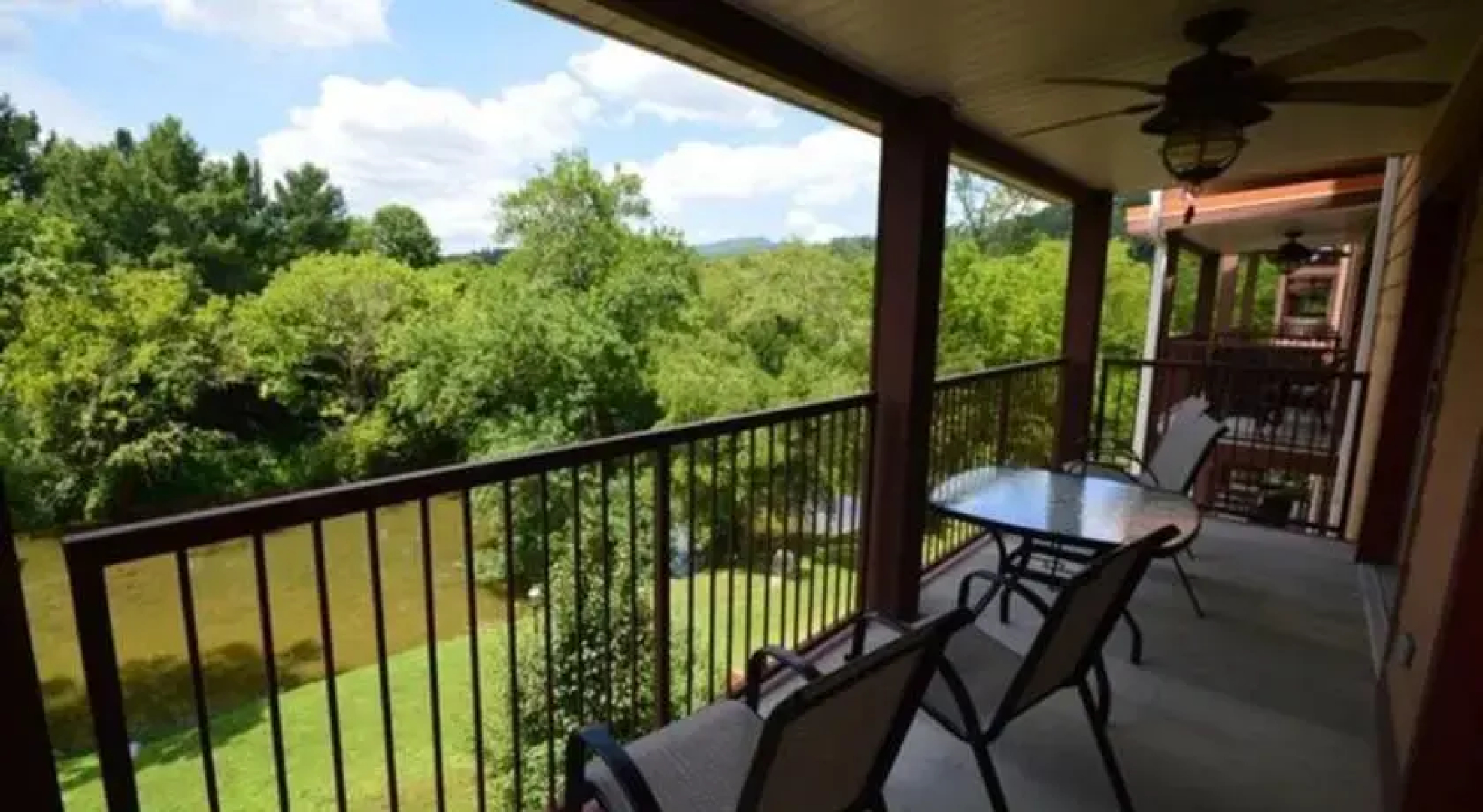 RedAwning Life On The River - C423