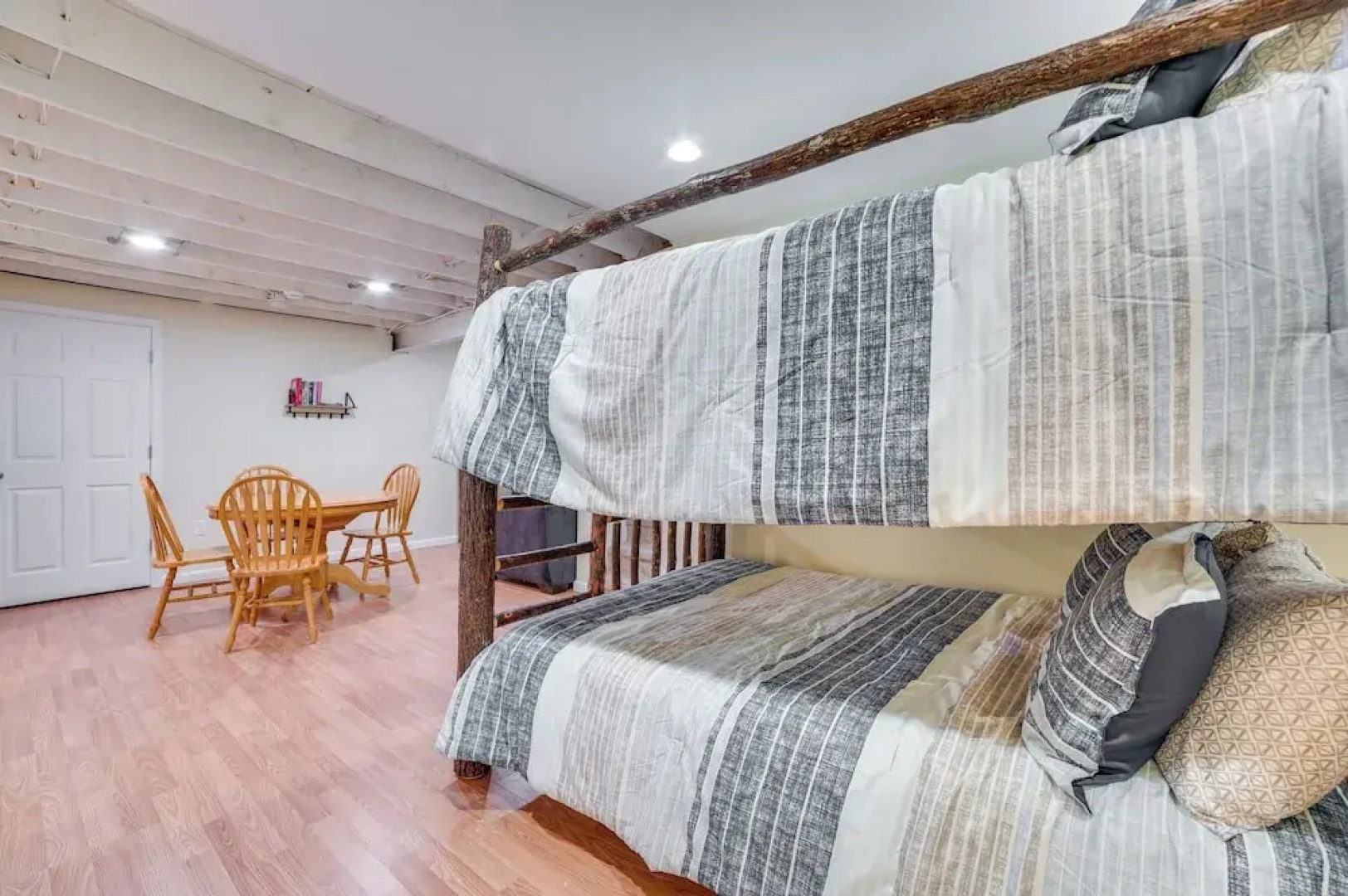 Quiet Family Home w/ Yard < 1 Mi to Houghton Lake!