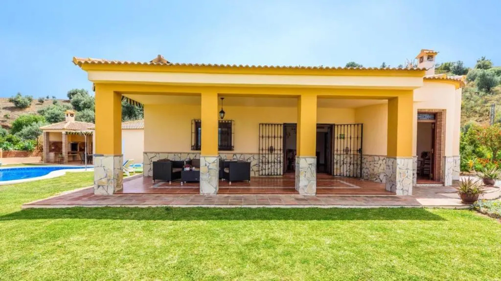 Cortijo Angela Vinuela by Ruralidays