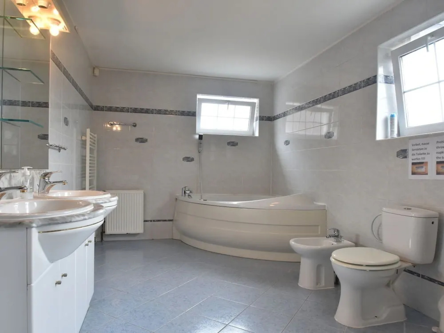 Spacious Holiday Home in Arnultovice With Swimming Pool