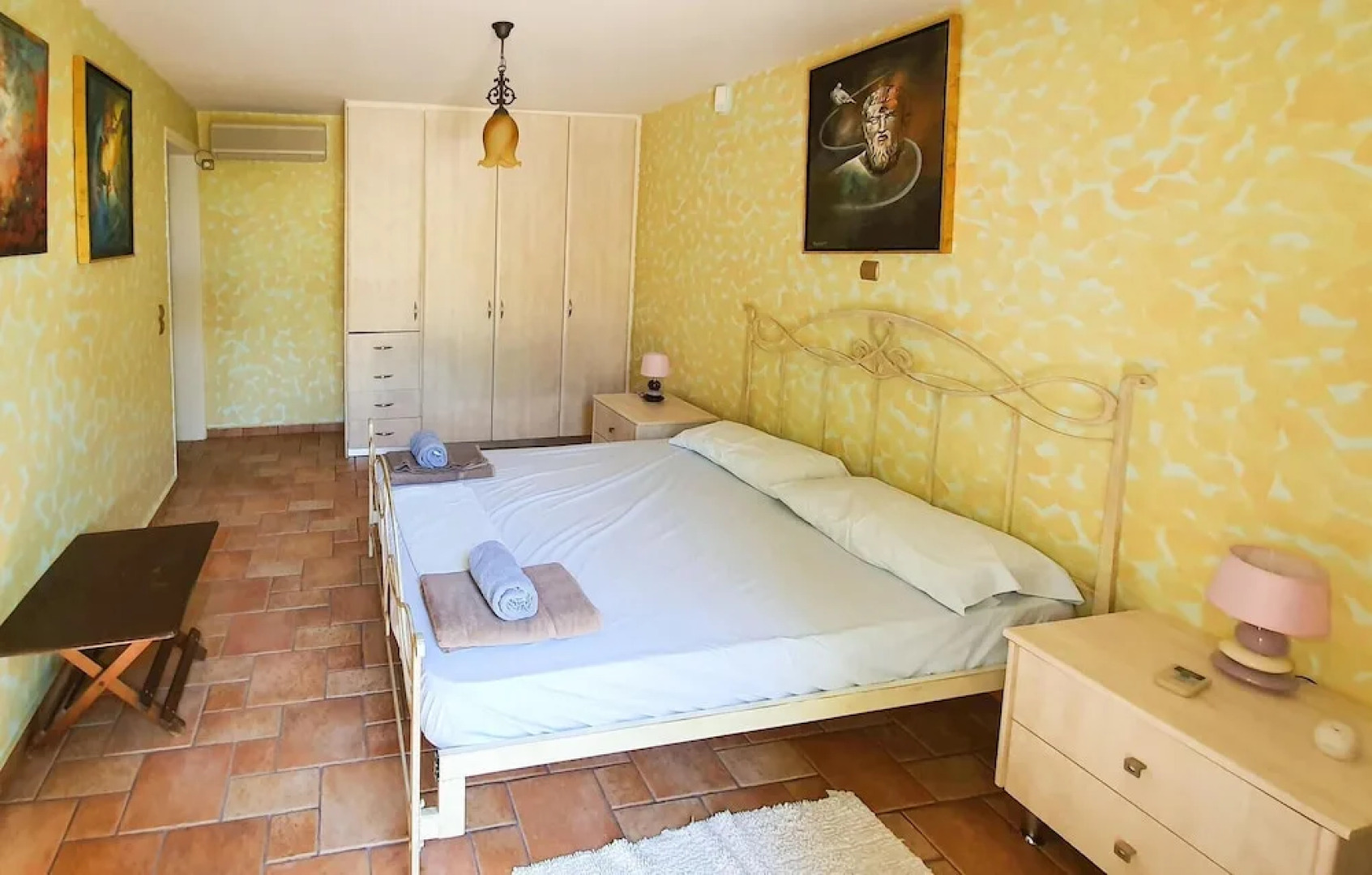 Stunning Home in Kiato With Sauna, Wifi and 5 Bedrooms