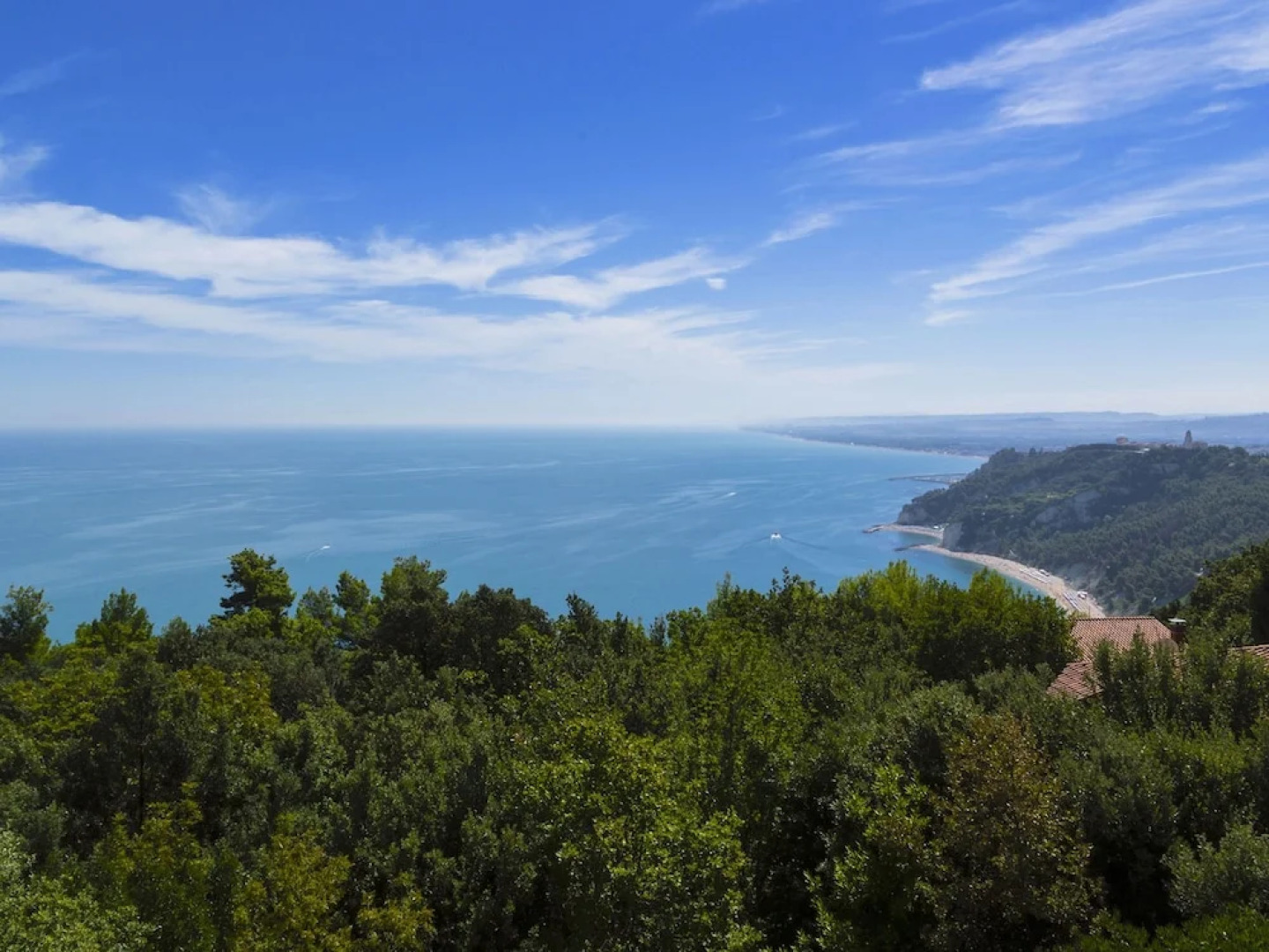 Luxurious Villa in Sirolo With Swimming Pool