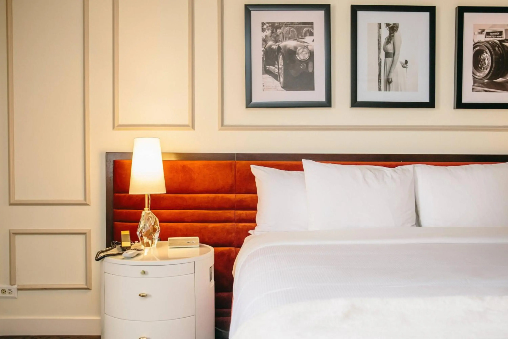 The Drake Oak Brook, Autograph Collection