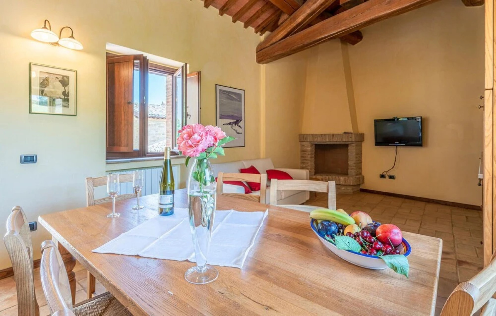 Nice Home in Camerino With Outdoor Swimming Pool, Wifi and 2 Bedrooms