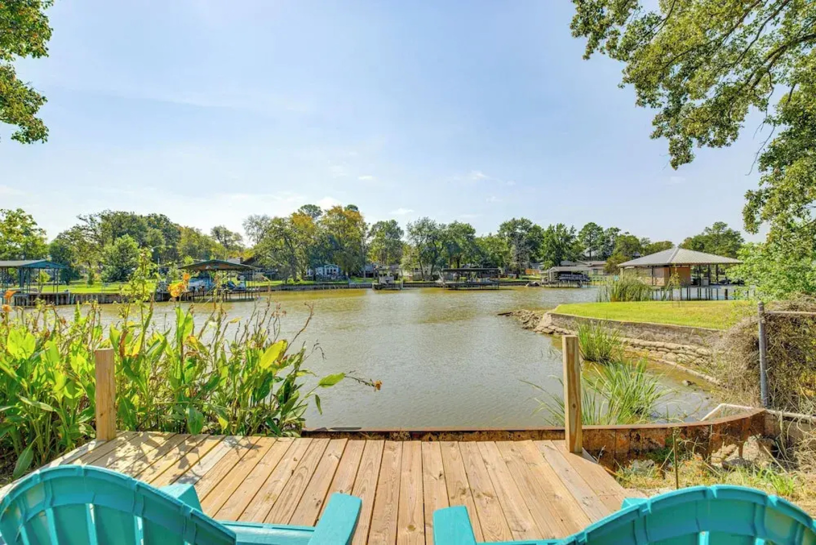Cedar Creek Reservoir Retreat w/ Fire Pit + Deck!