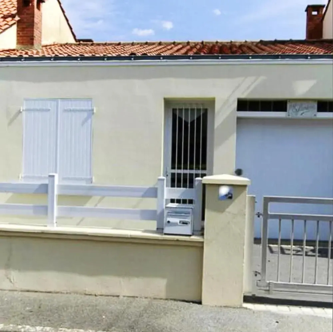 House With one Bedroom in Les Sables-d'olonne, With Enclosed Garden - 500 m From the Beach