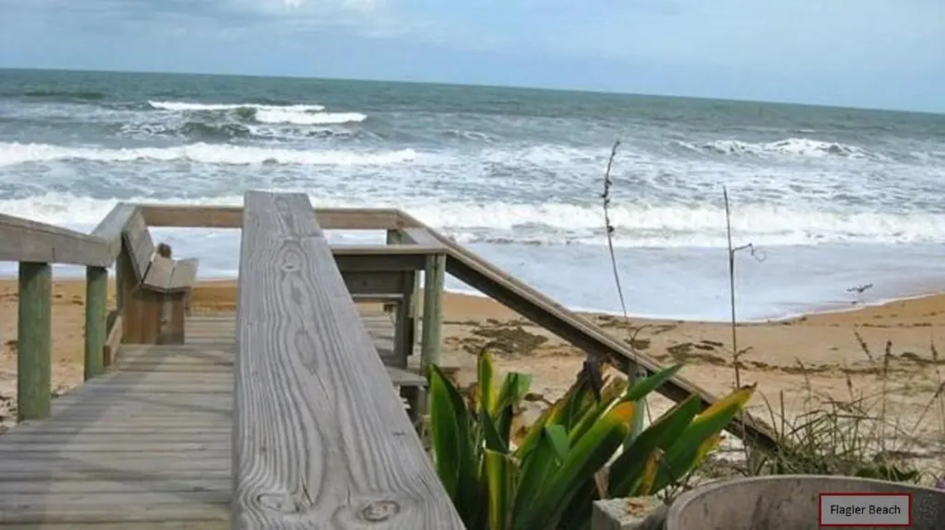 Sea Dancer 210, 2BR, Beach Front, Pool, Wi-Fi, Sleeps 6