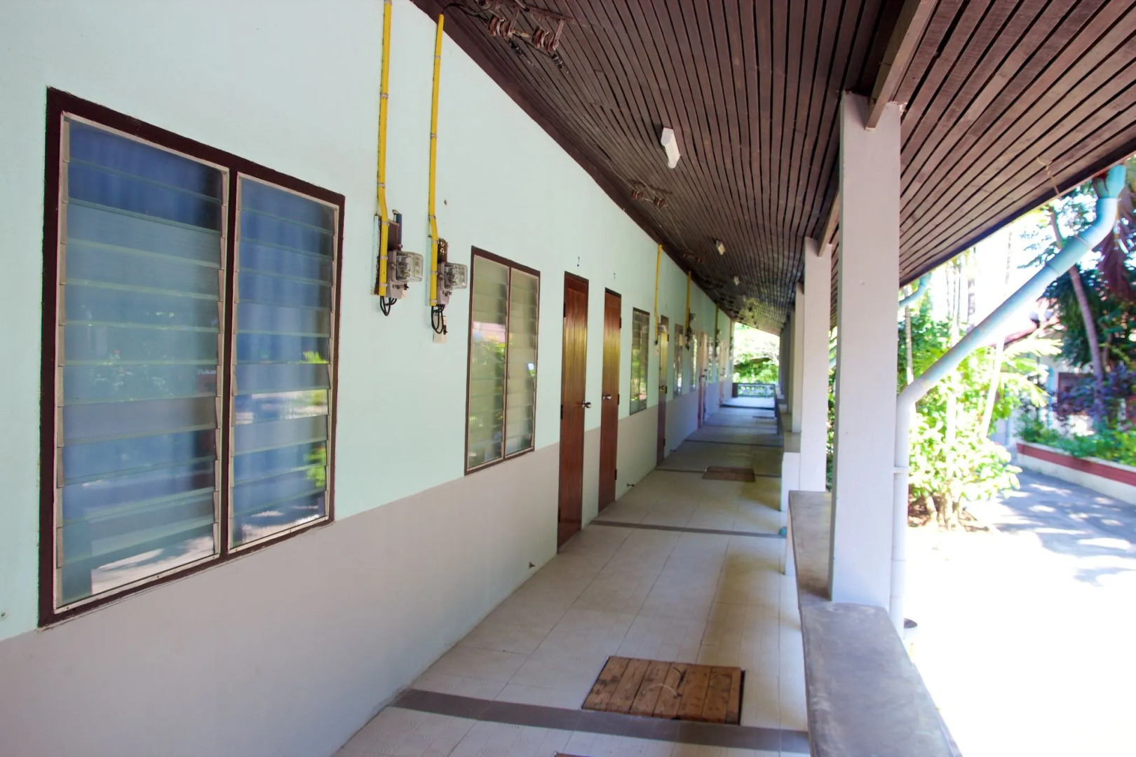 Sichang Shine Khao Resort