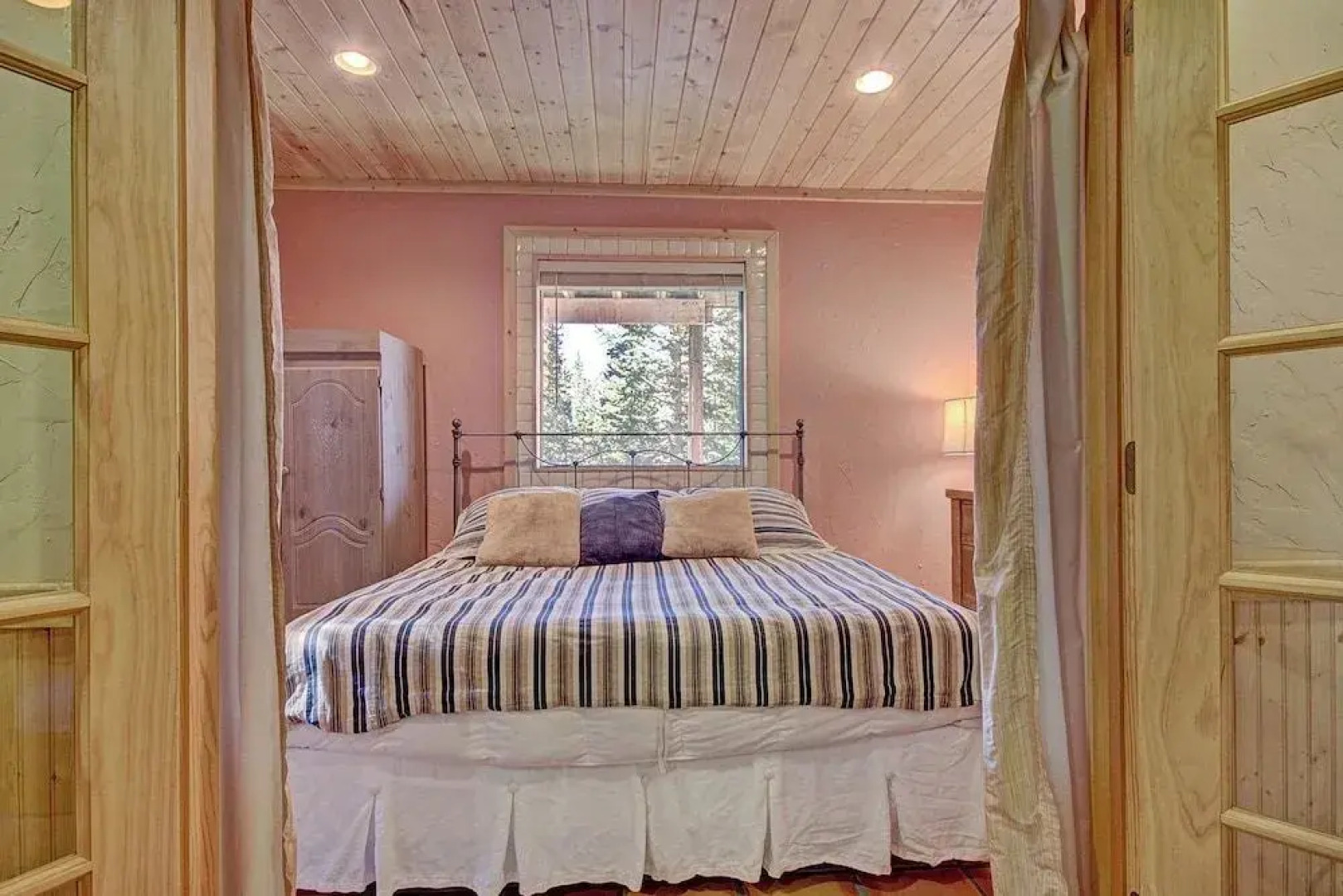 Quandary View Lodge by RedAwning