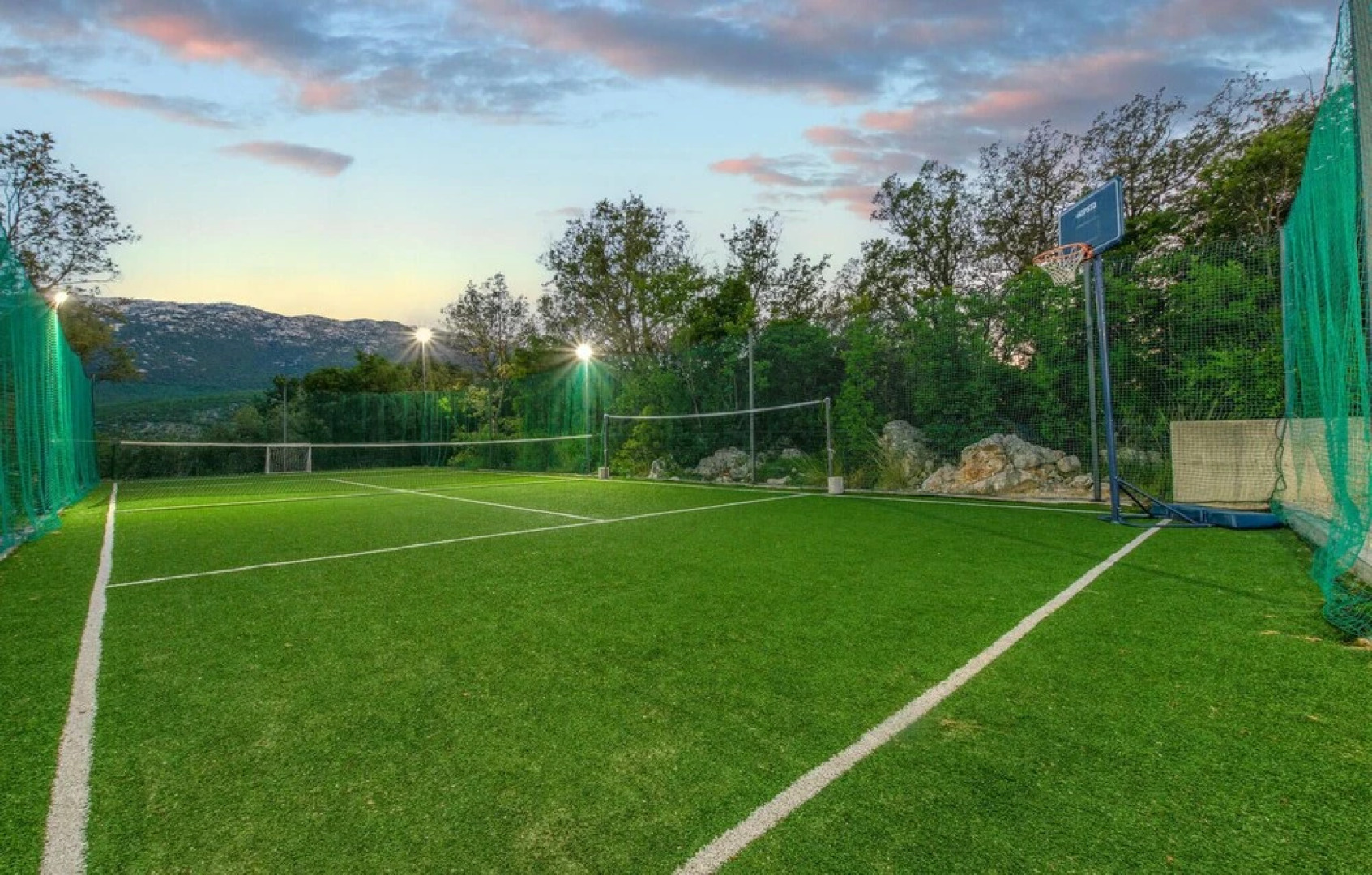 Awesome Home in Dugopolje With Wifi and 4 Bedrooms