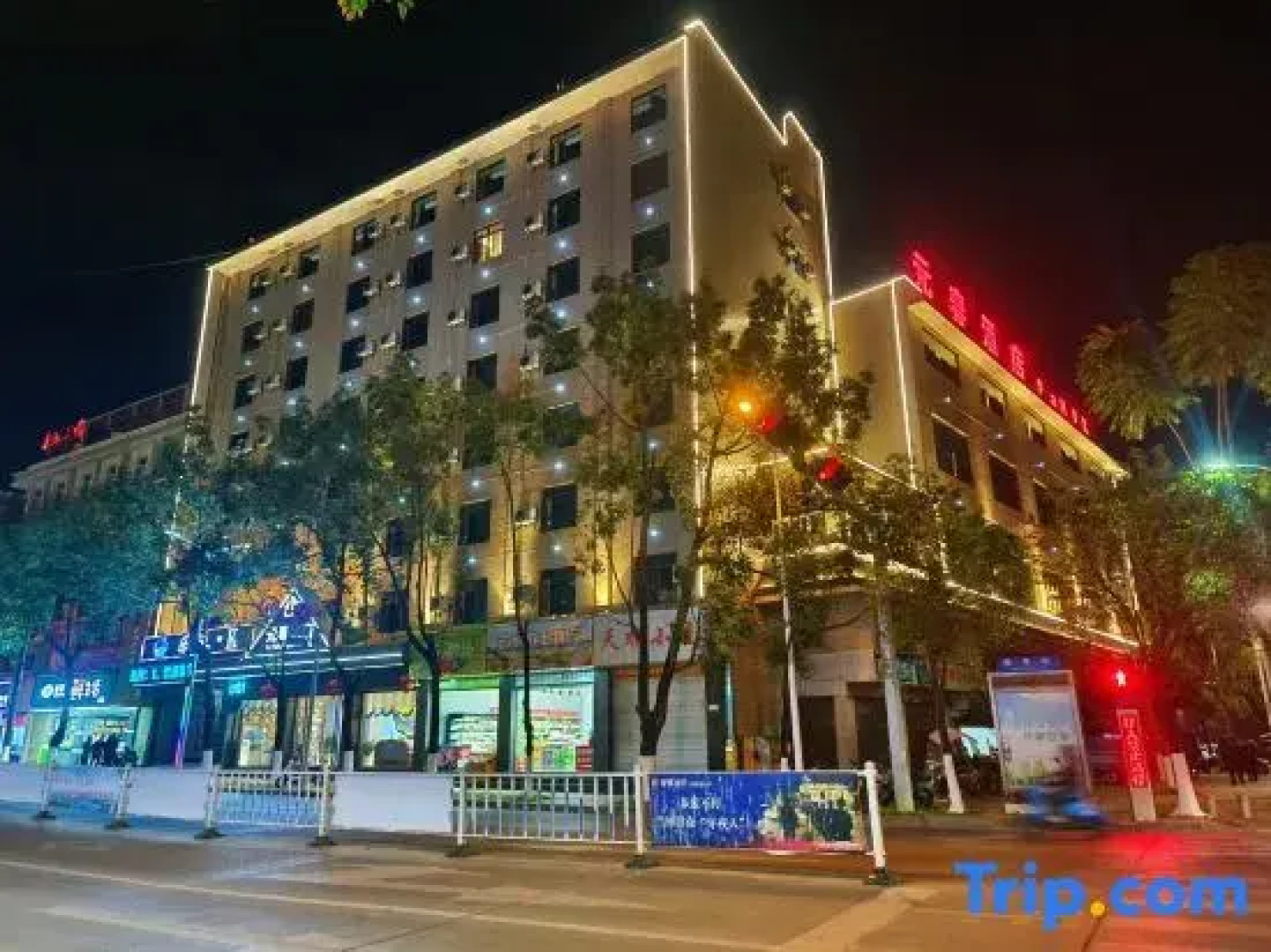 Tianshun Hotel (lincang First Middle School Branch)