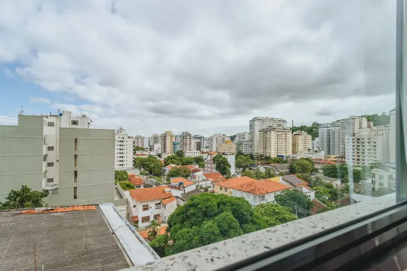 Apto com Piscina Wifi Ar-condicionado e Garagem