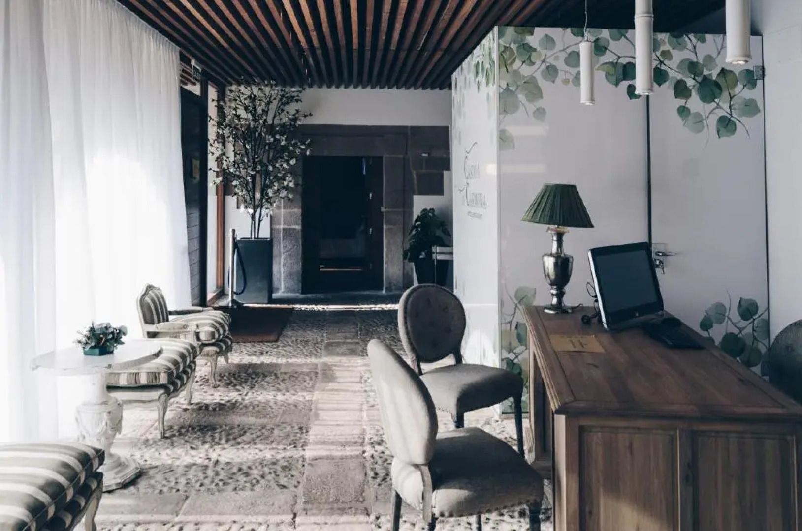 Arha Casona de Carmona (Antiguo Parador de Carmona-Cantabria)