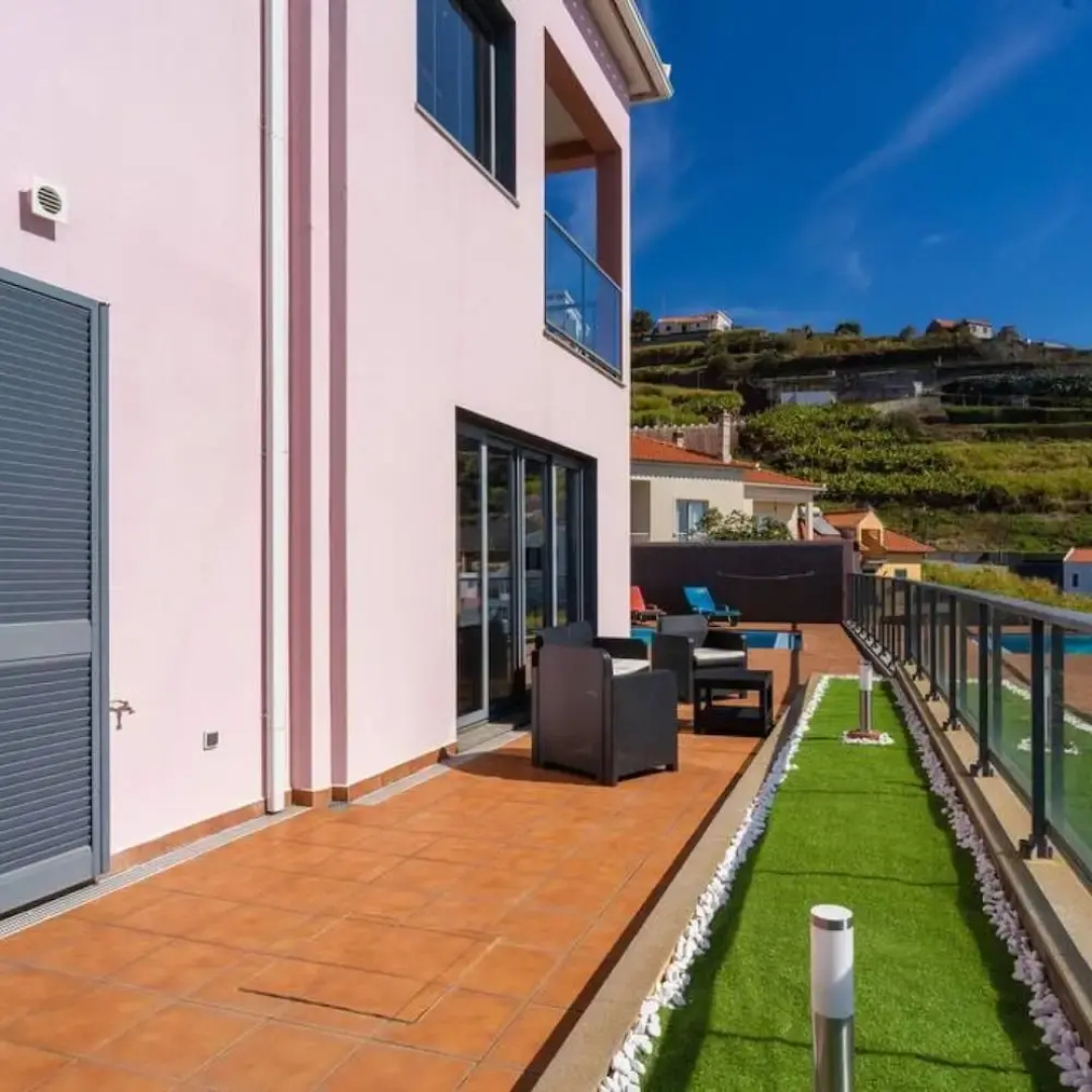 Canhas Views Pool and Barbecue