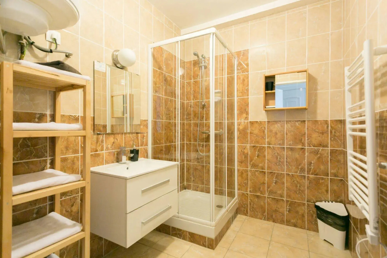 Paris East Side Lodge