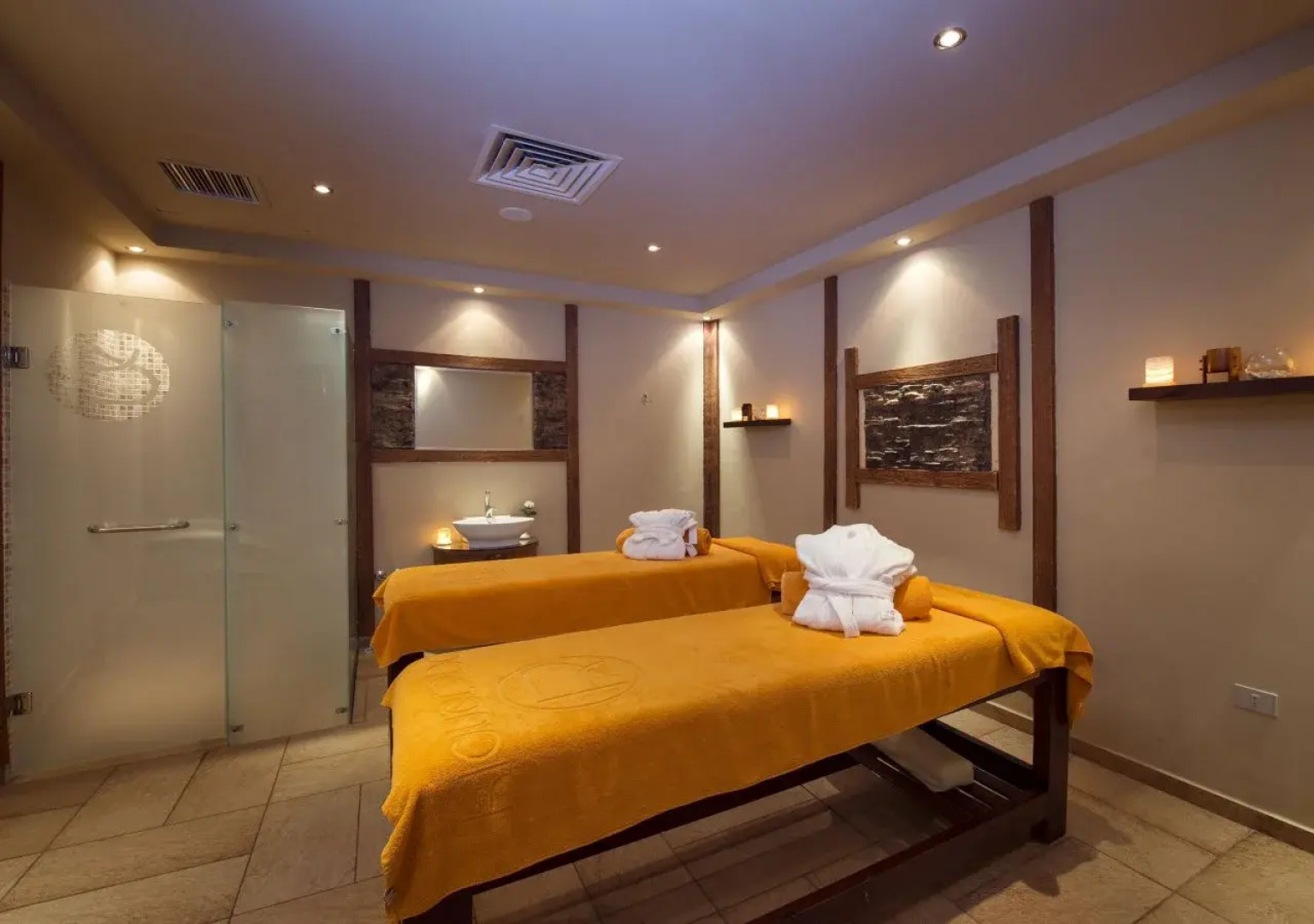 Concorde Moreen Beach Resort & Spa