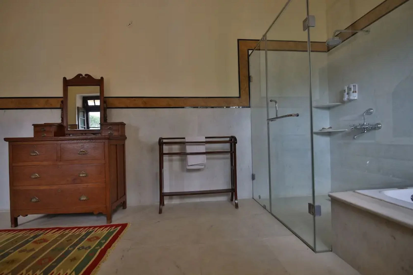 Roop Niwas Kothi