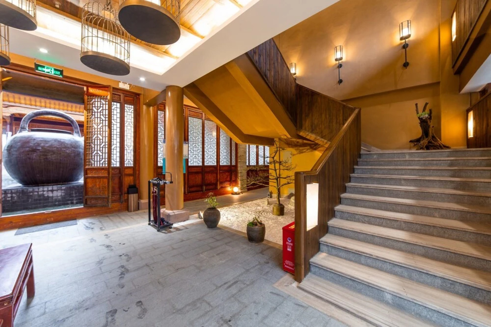 Qiansu Ban Jiang Xia Boutique Inn