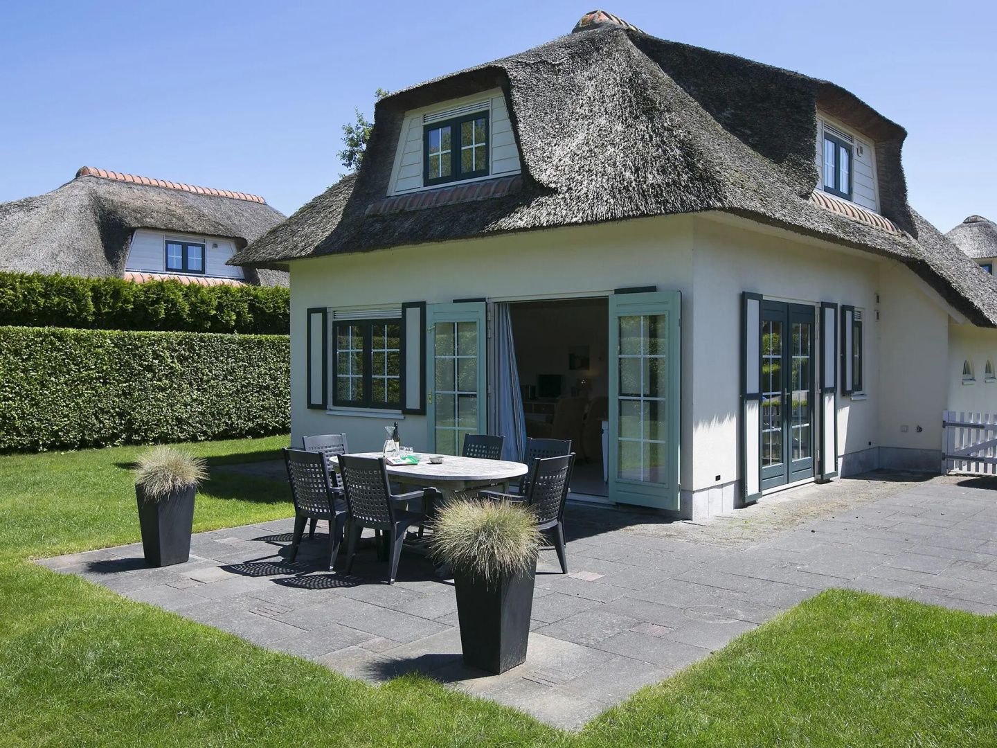 Restyled Villa With Dishwasher, Near the Beach