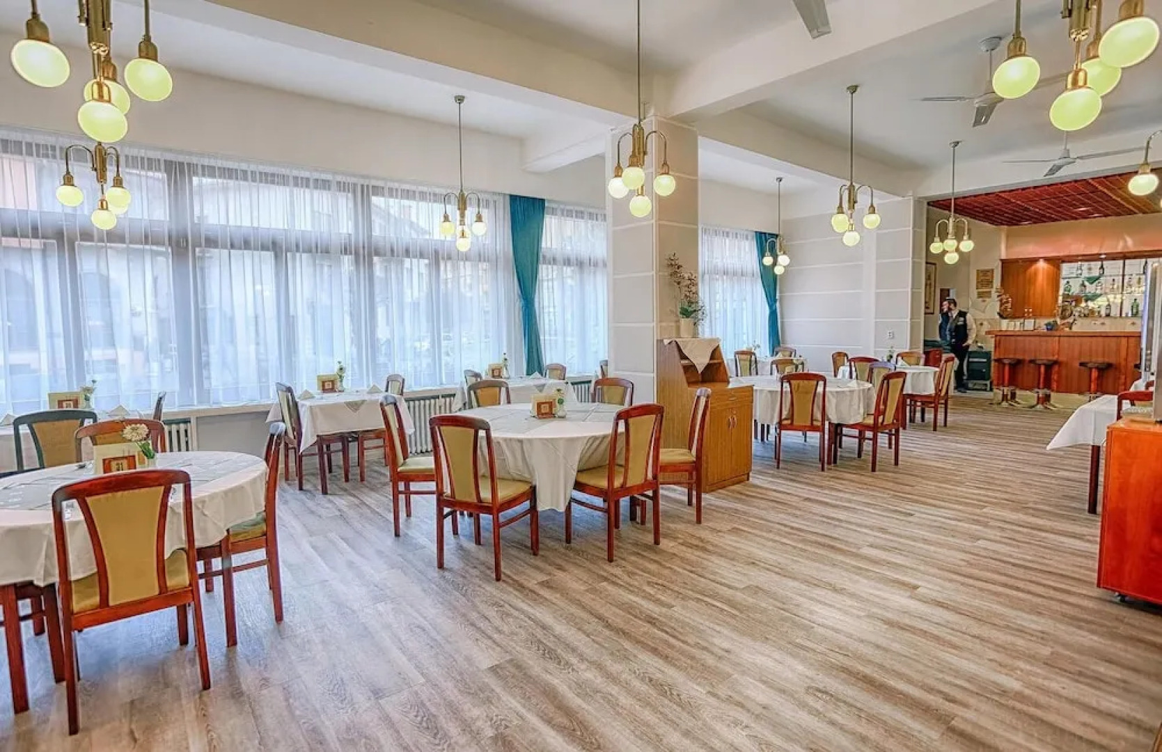 Studio Central Point