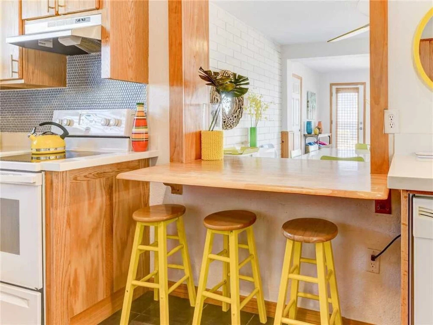 Sunshine House - Three Bedroom Home