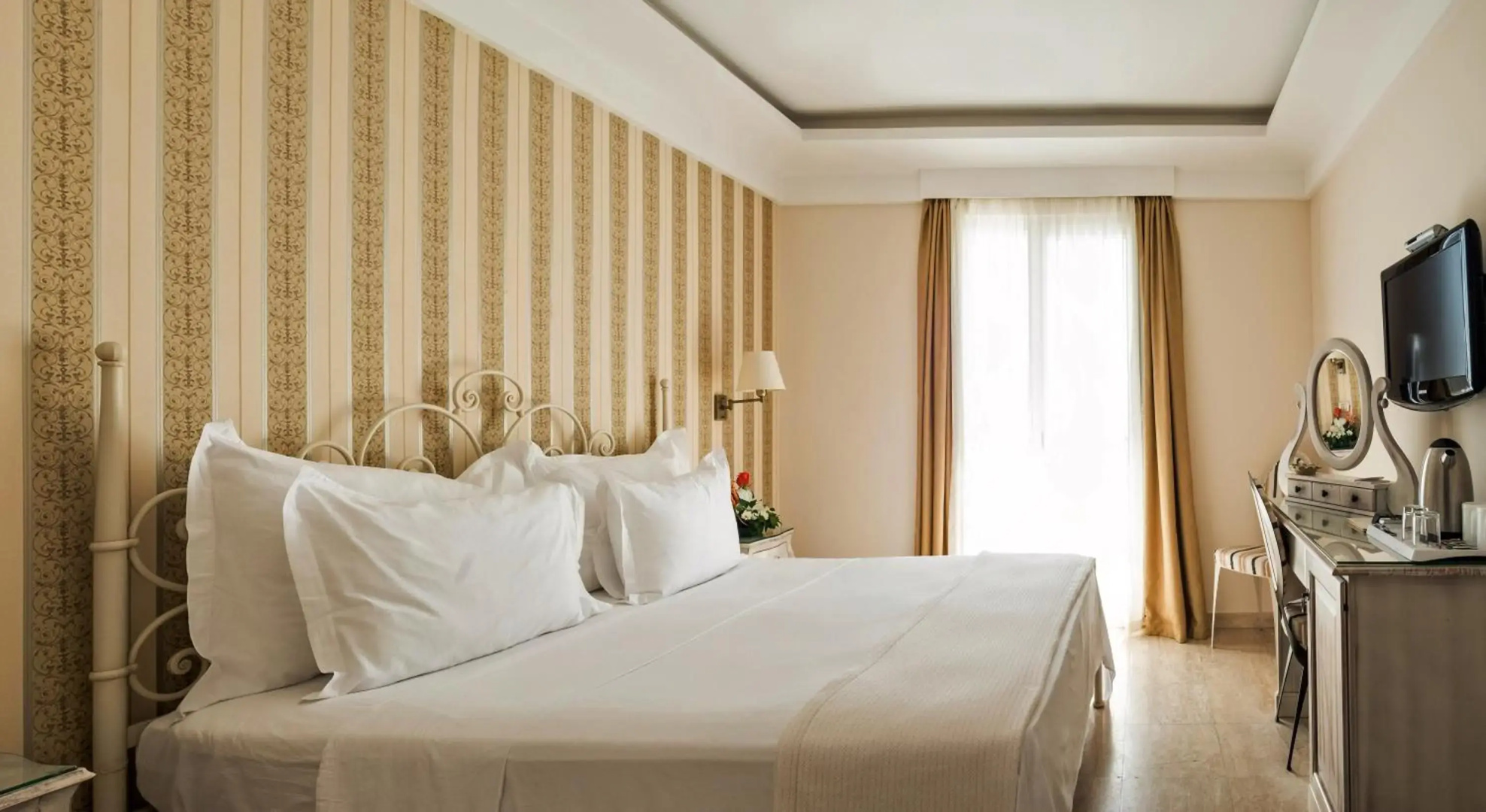 Hotel Azimut