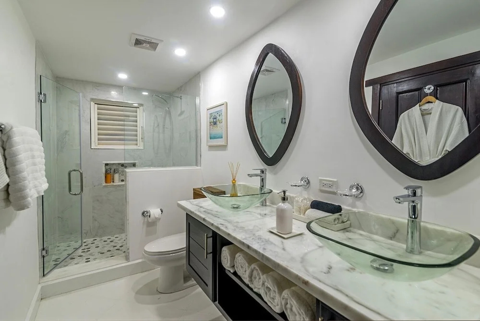 Staffed Round Hill Membership Van/driver 5 Bedroom Villa