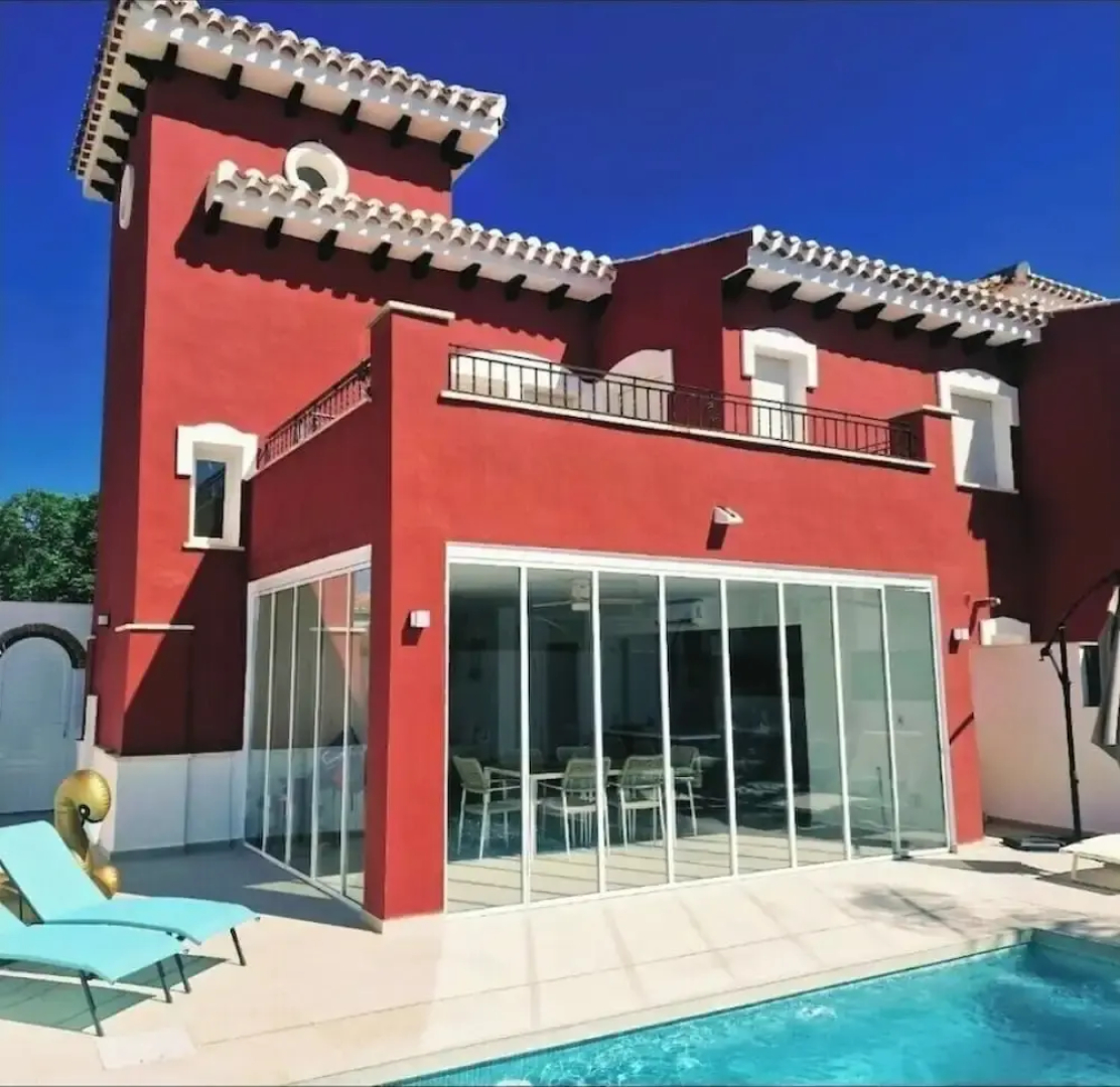 Stunning 2 bed Villa With Private Salt Water Pool