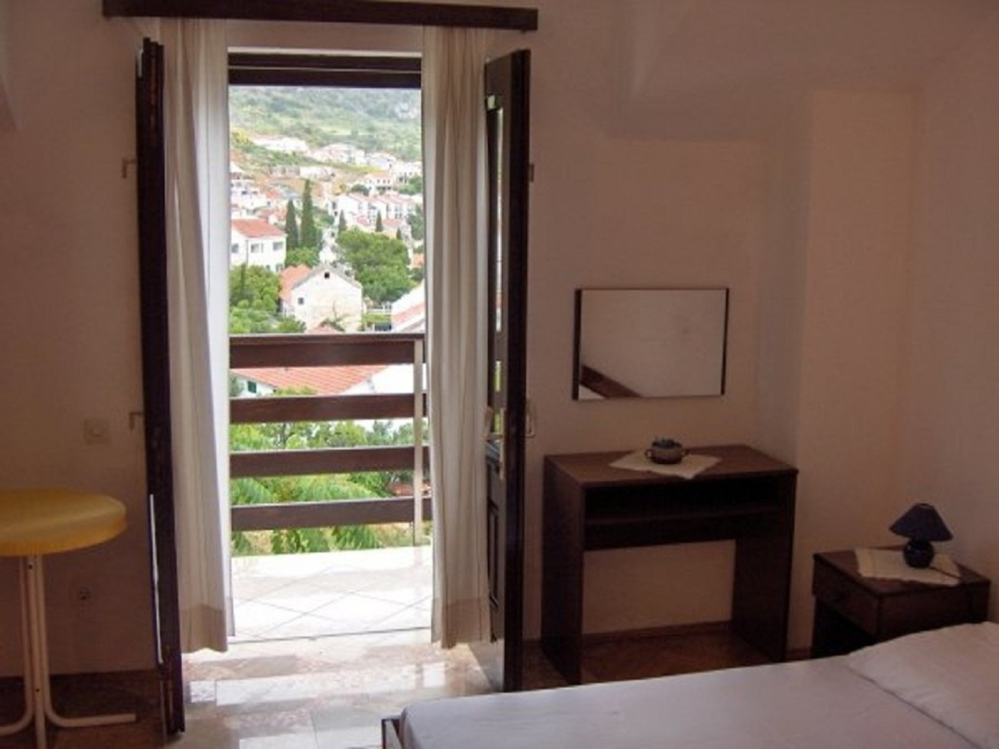 Studio apartment Mat - in a cosy stone house: SA3 Bol, Island Brac