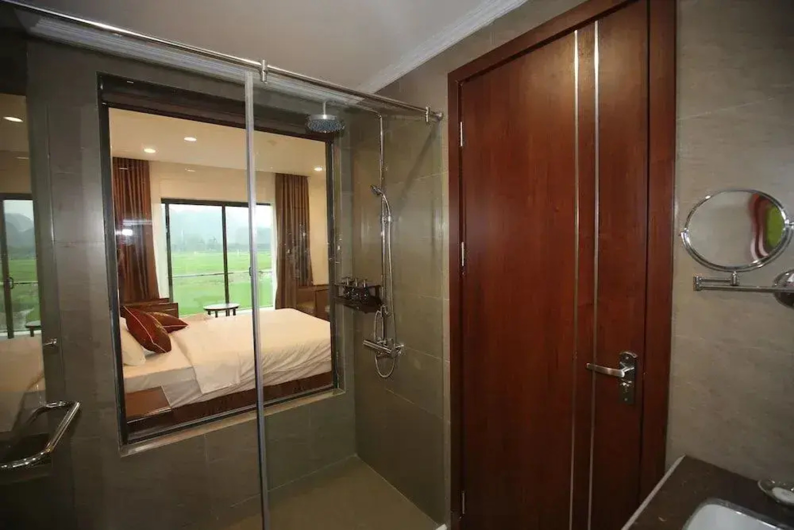 Liberty Hall Tam Coc Hotel & Villa