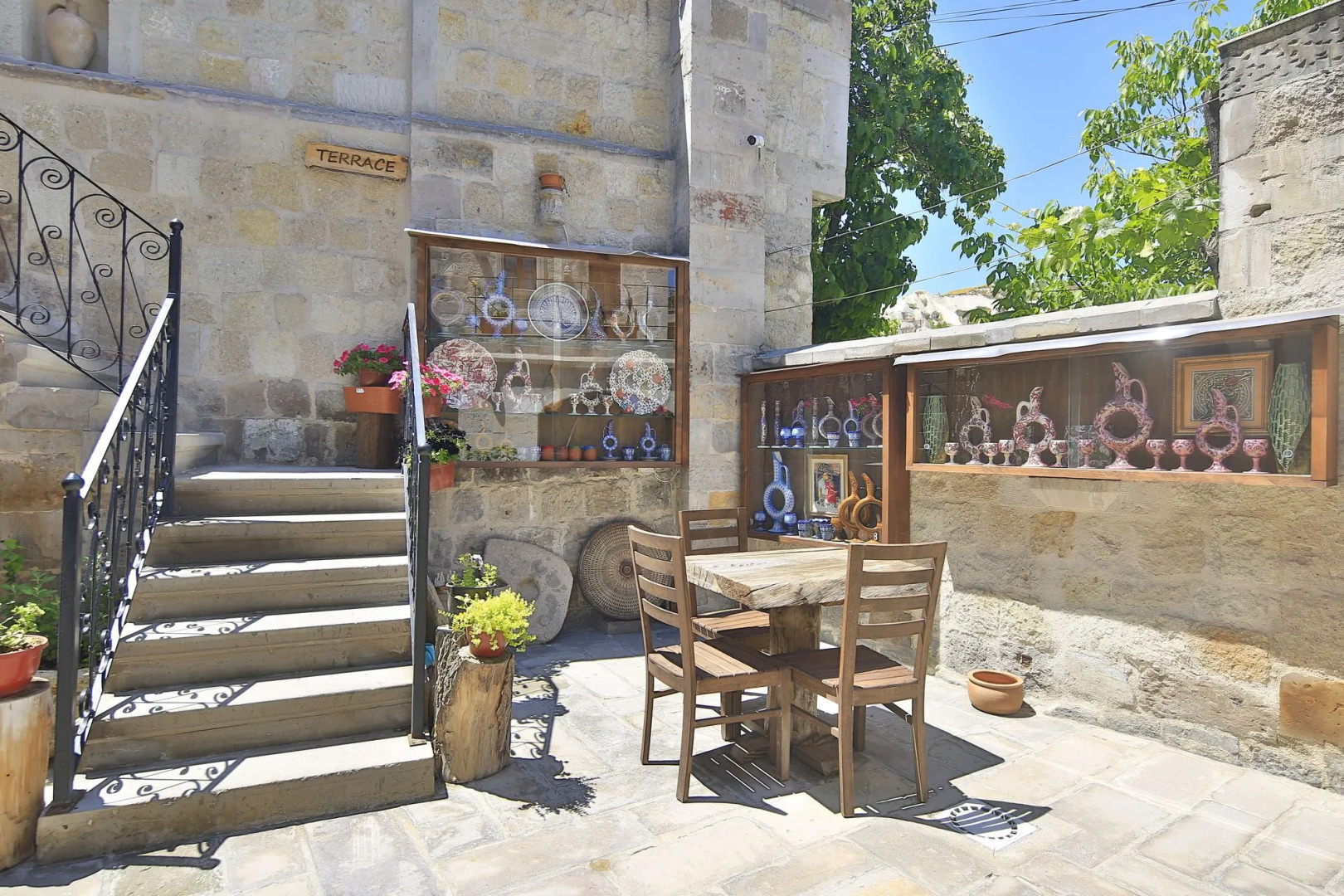 Aren Cave Hotel & Art Gallery