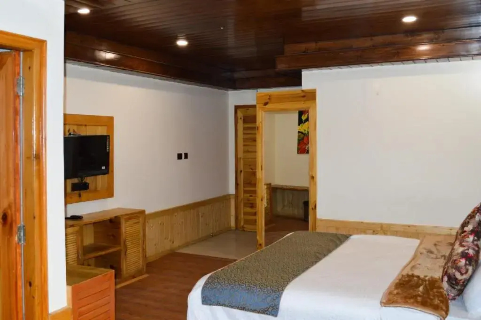 The Woodward Two By Oyo Room