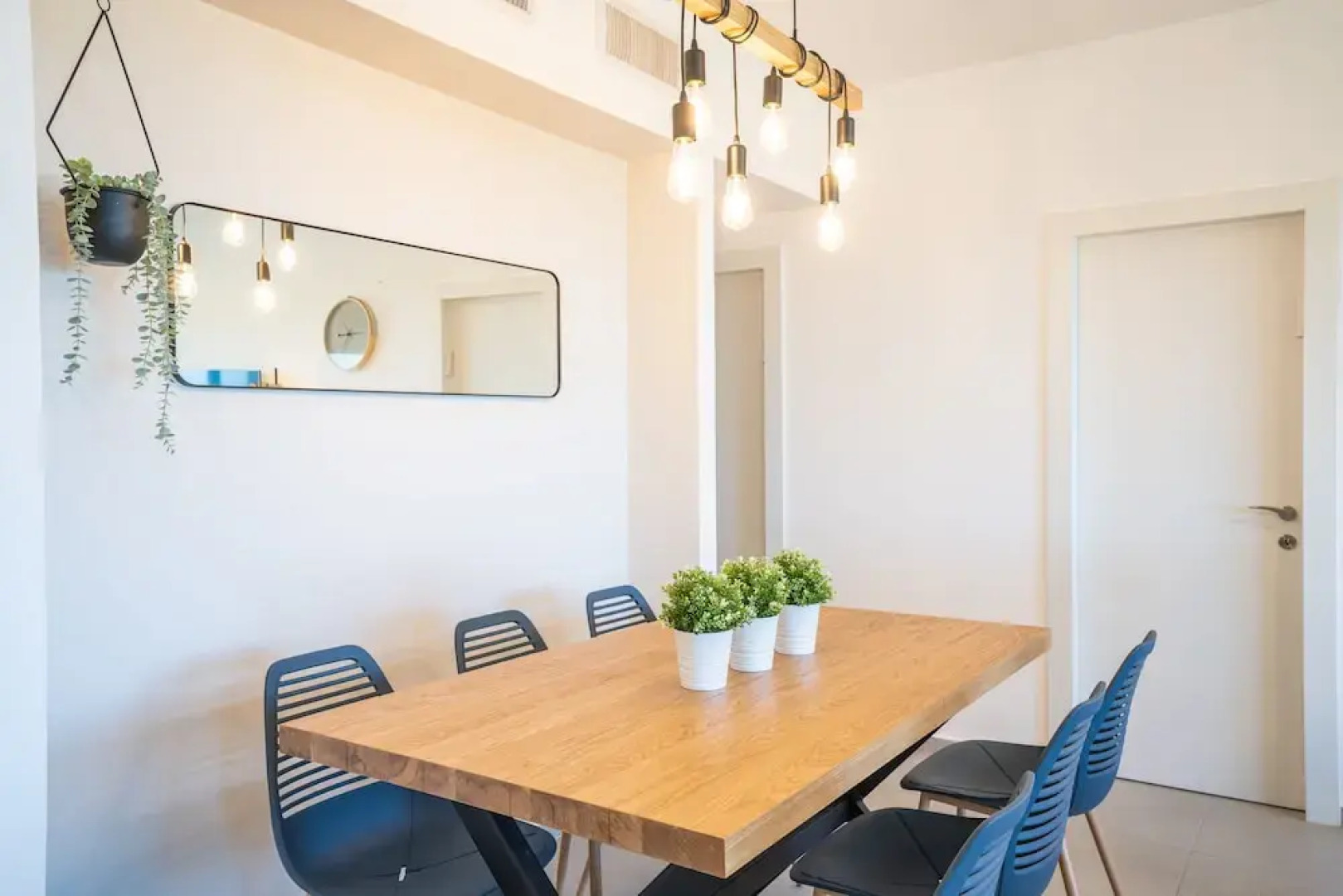 Stylish Seaside Escape with Balcony by Sea N' Rent