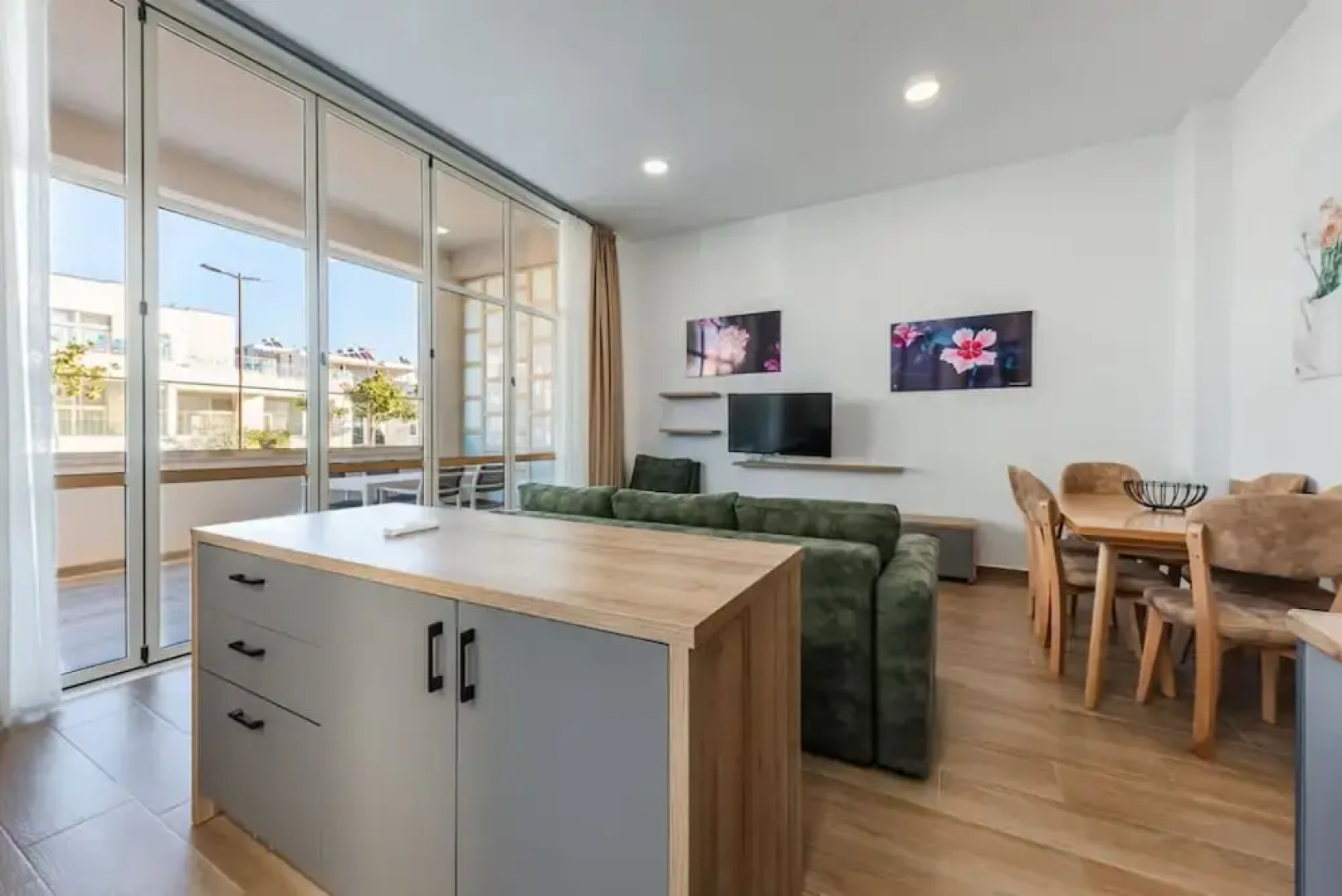 Garden View Apartment - Karafili